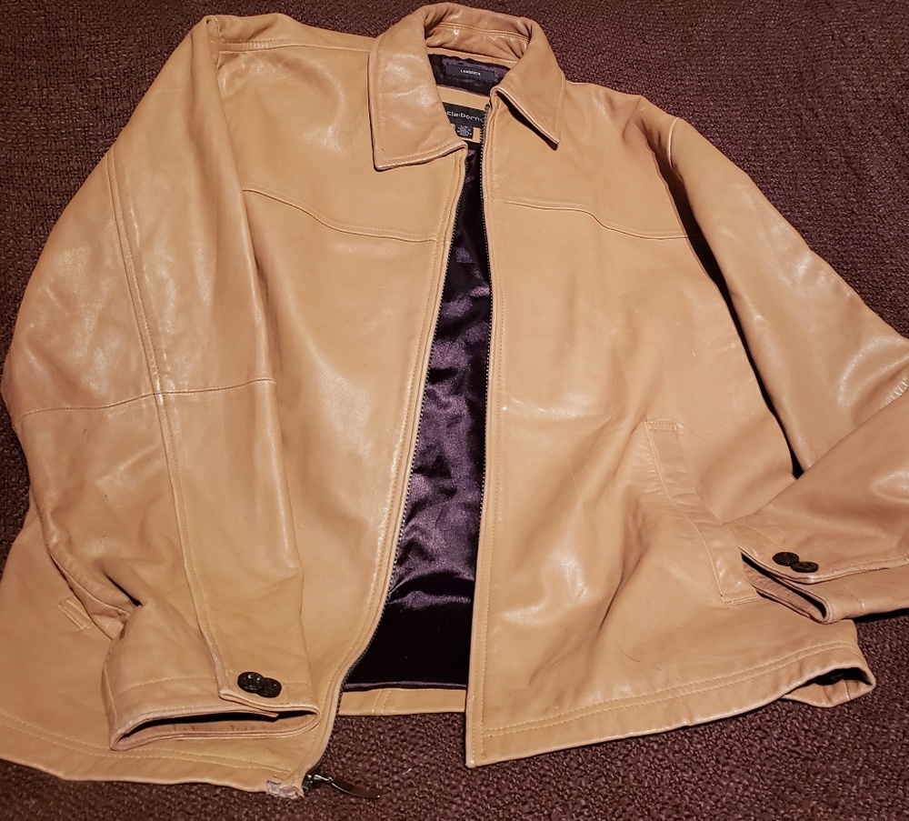 Authentic leather Liz Clairborne jacket sized L